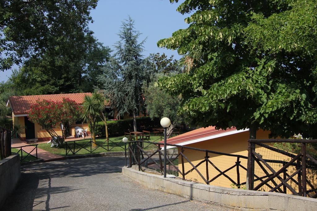 Borgo San Cosmo Tropea Bed & Breakfast Brattiro ภายนอก รูปภาพ