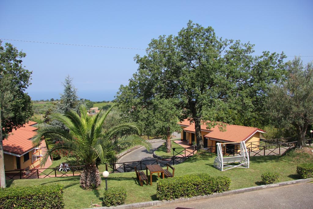 Borgo San Cosmo Tropea Bed & Breakfast Brattiro ภายนอก รูปภาพ