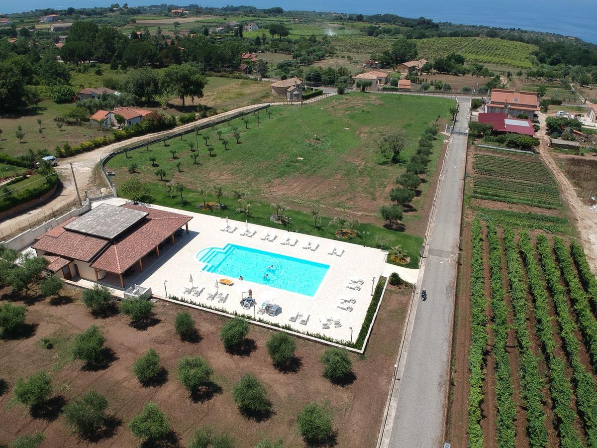 Borgo San Cosmo Tropea Bed & Breakfast Brattiro ภายนอก รูปภาพ