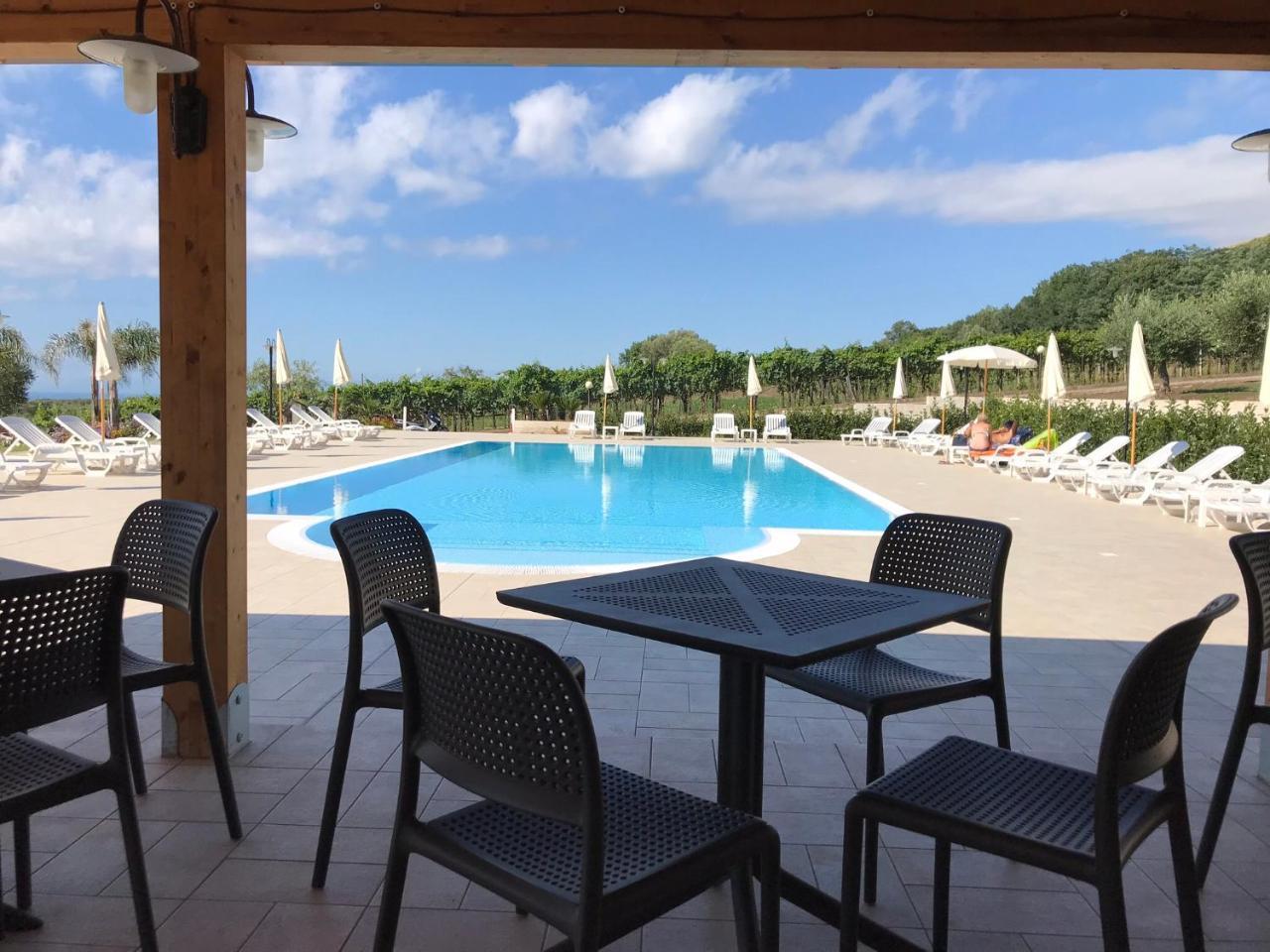 Borgo San Cosmo Tropea Bed & Breakfast Brattiro ภายนอก รูปภาพ